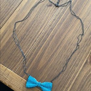 Bow necklace